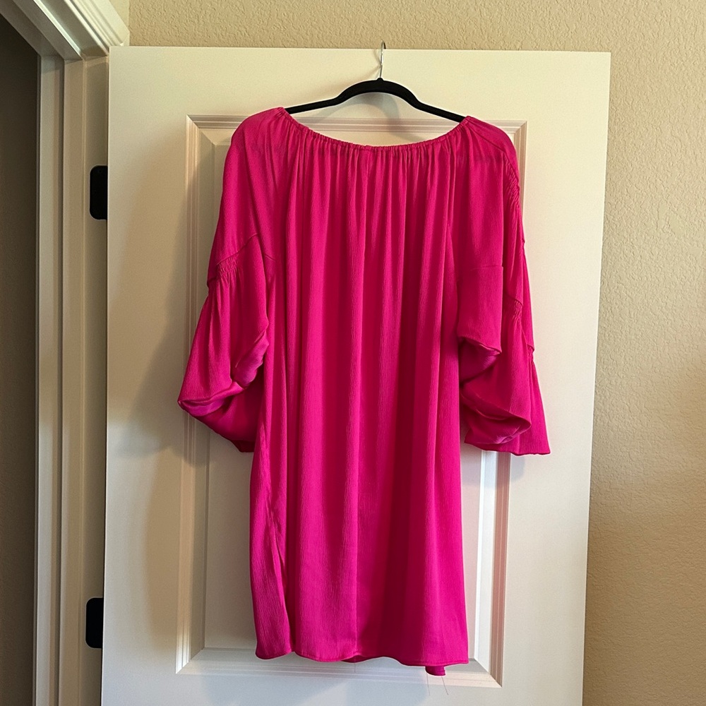 Glam Fuchsia Midi Dress with Flowy Sleeves